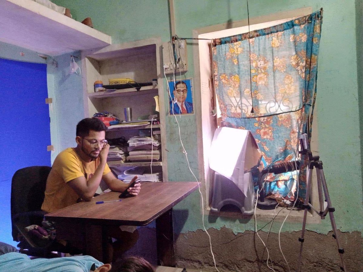 चुनाव में व्यस्त होने के कारण आजकल मैं सोशल मीडिया पर ज्यादा समय नहीं दे पा रहा हूं। पिछले कुछ दिनों से सोशल मीडिया पर <a href="/MukeshMohannn/">Mukesh Mohan</a> के लिए बहुजन समाज के सभी साथियों ने भरपूर समर्थन दिया। 

लेकिन बहुजन समाज के दो बड़े नाम खासकर X पर, उन्होंने एक शब्द नहीं लिखा है कौन हैं वो?