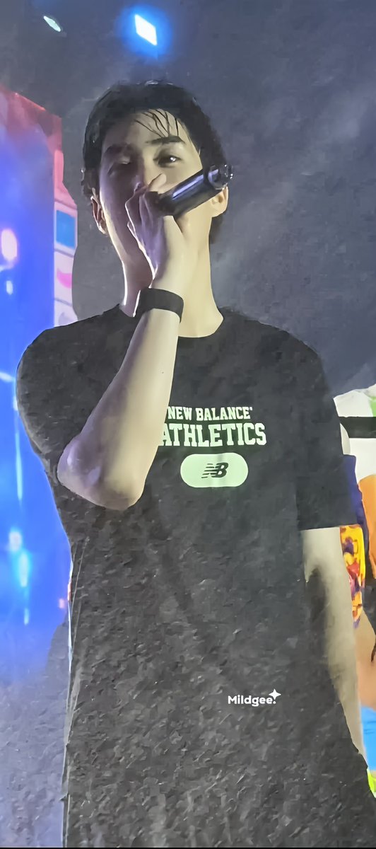 แมวที่ติดฝน☔️🌧️ tweet media