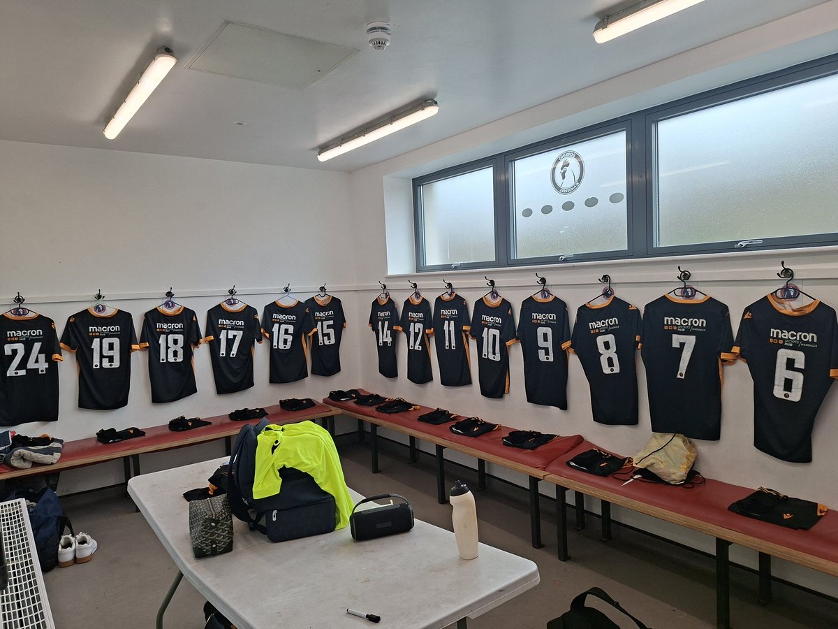 Dorking Wanderers Academy tweet media