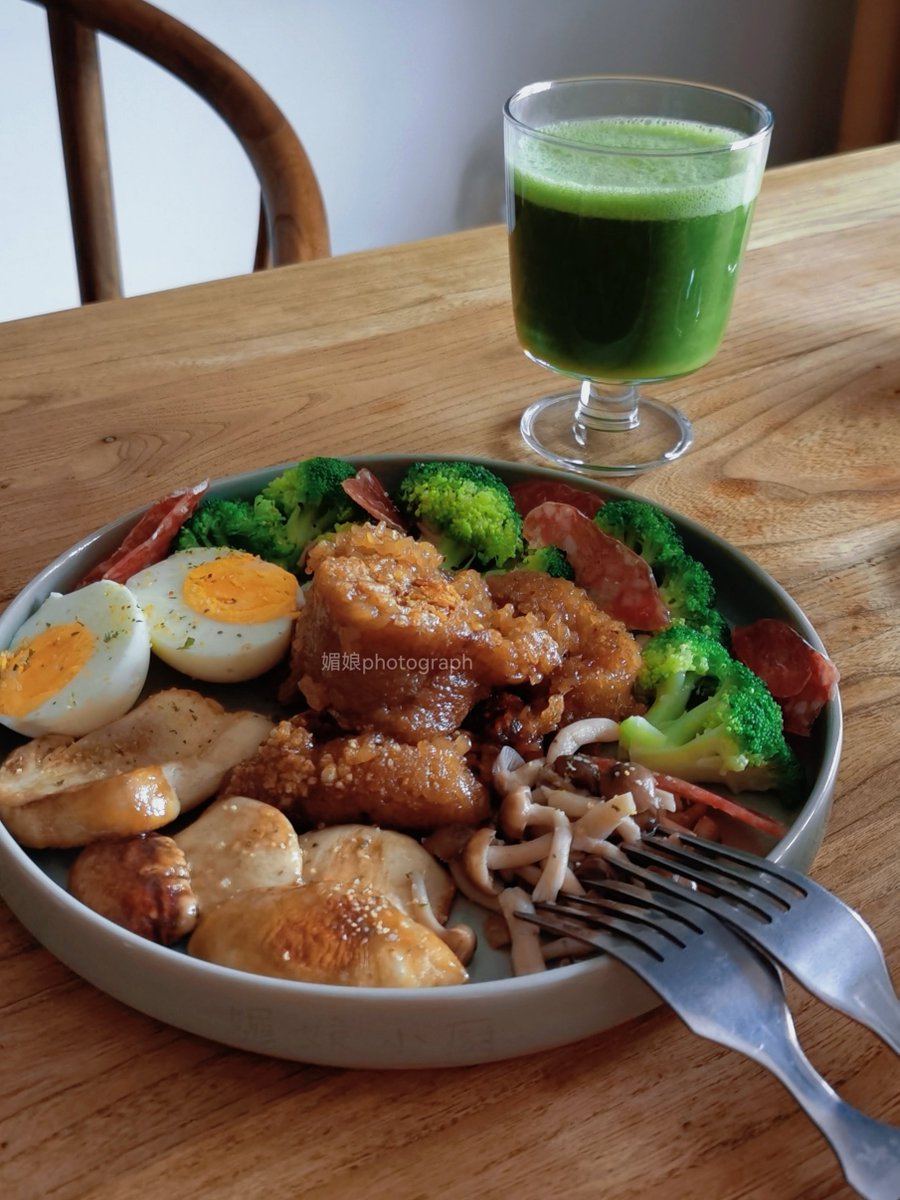 Ellie Love tweet media