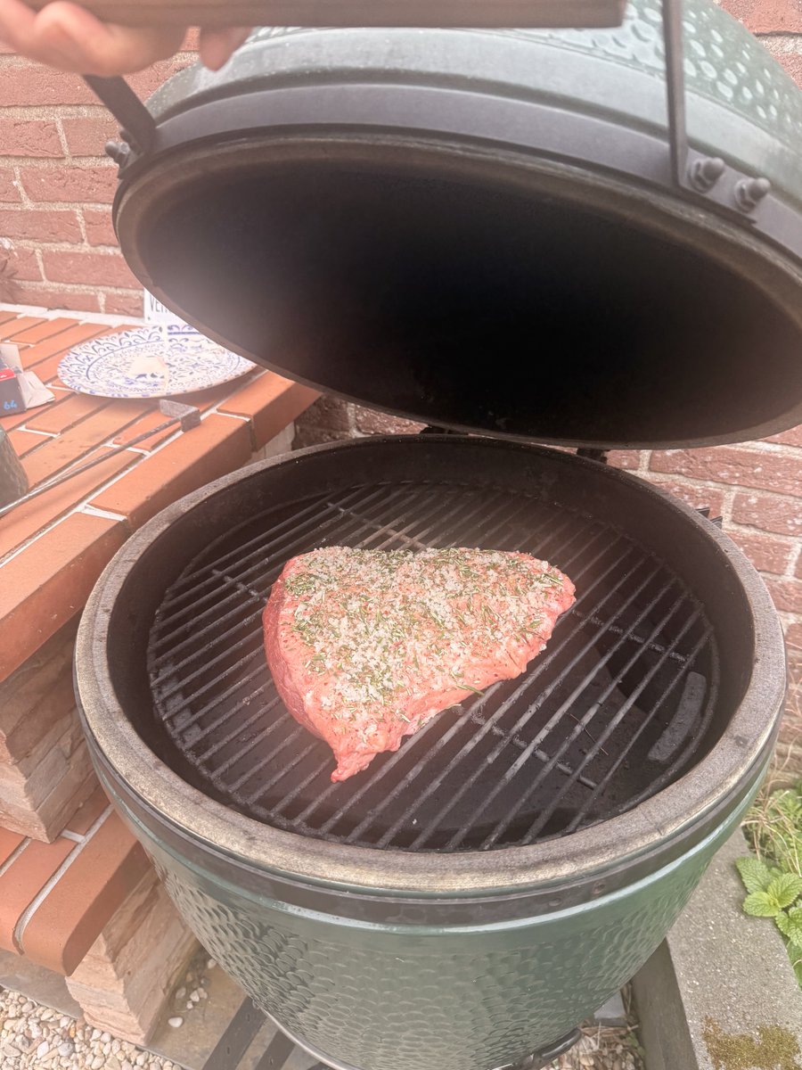 Vivscontent tweet media