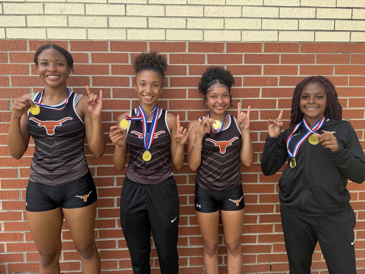 DoBiE_GirlsT&F tweet media