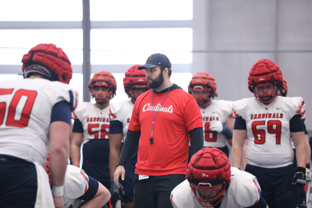 9⃣ Practices in the 📚‼️

Sights 👀 from the first 3⃣ weeks‼️

#BeaksUp | #GoCards