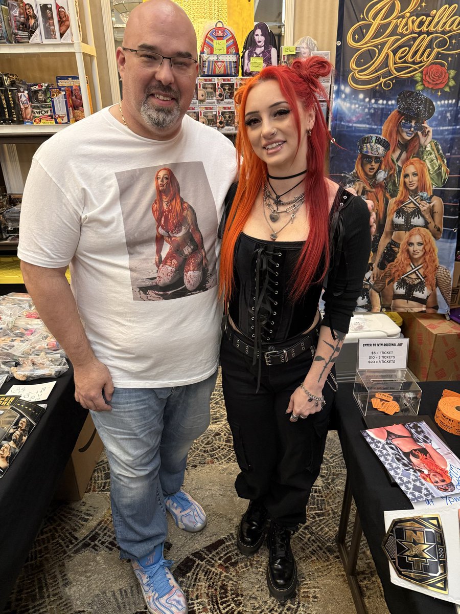 Everlast_311's tweet photo. @HellsFavoritePK thanks for being so nice, I met you twice! And for not calling security because I was around your table SO MUCH Lol🧡🖤🧡❤️🖤 https://t.co/VyMkXH7Le4