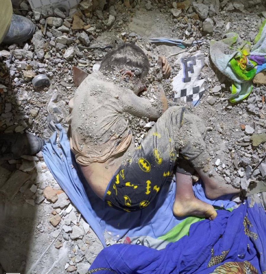 восхищённый болгарин™ tweet media