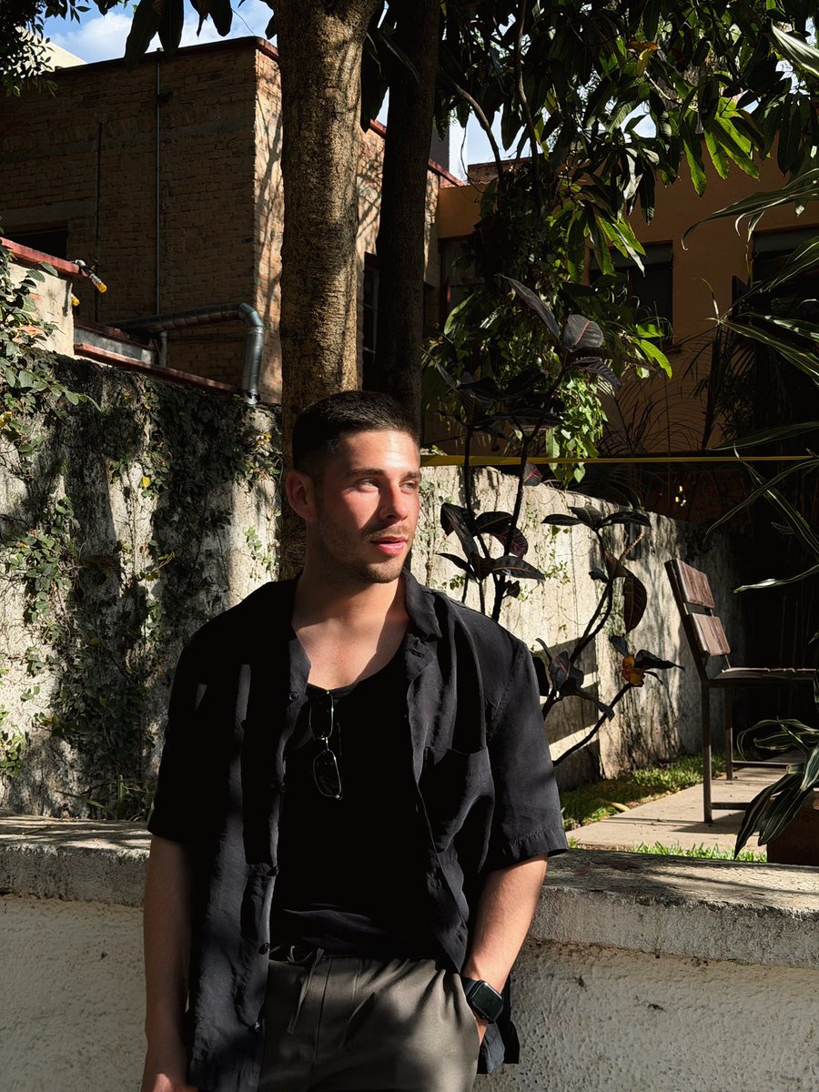 Ojitos de aceituna🫒 tweet media