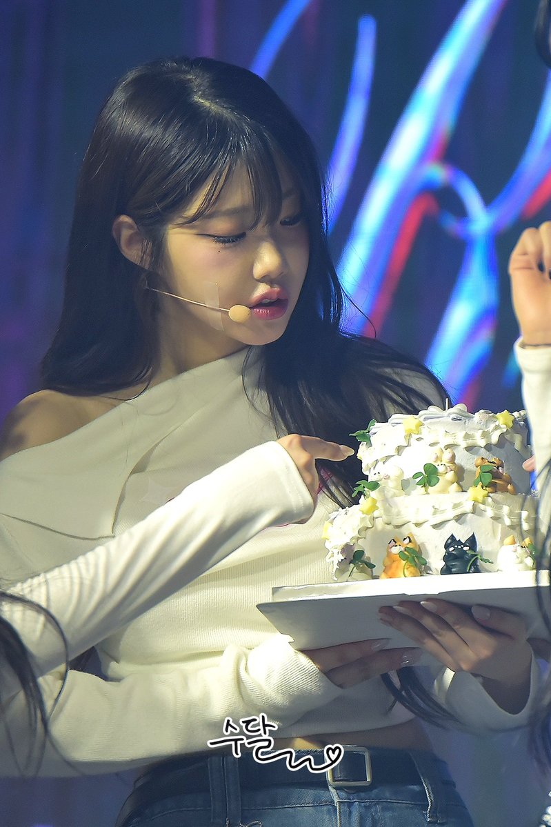 260125

#AprilFoolsDay #만우절 #HappyAprilFoolsDay
#CHAEWON #채원 
#CLASSy #클라씨