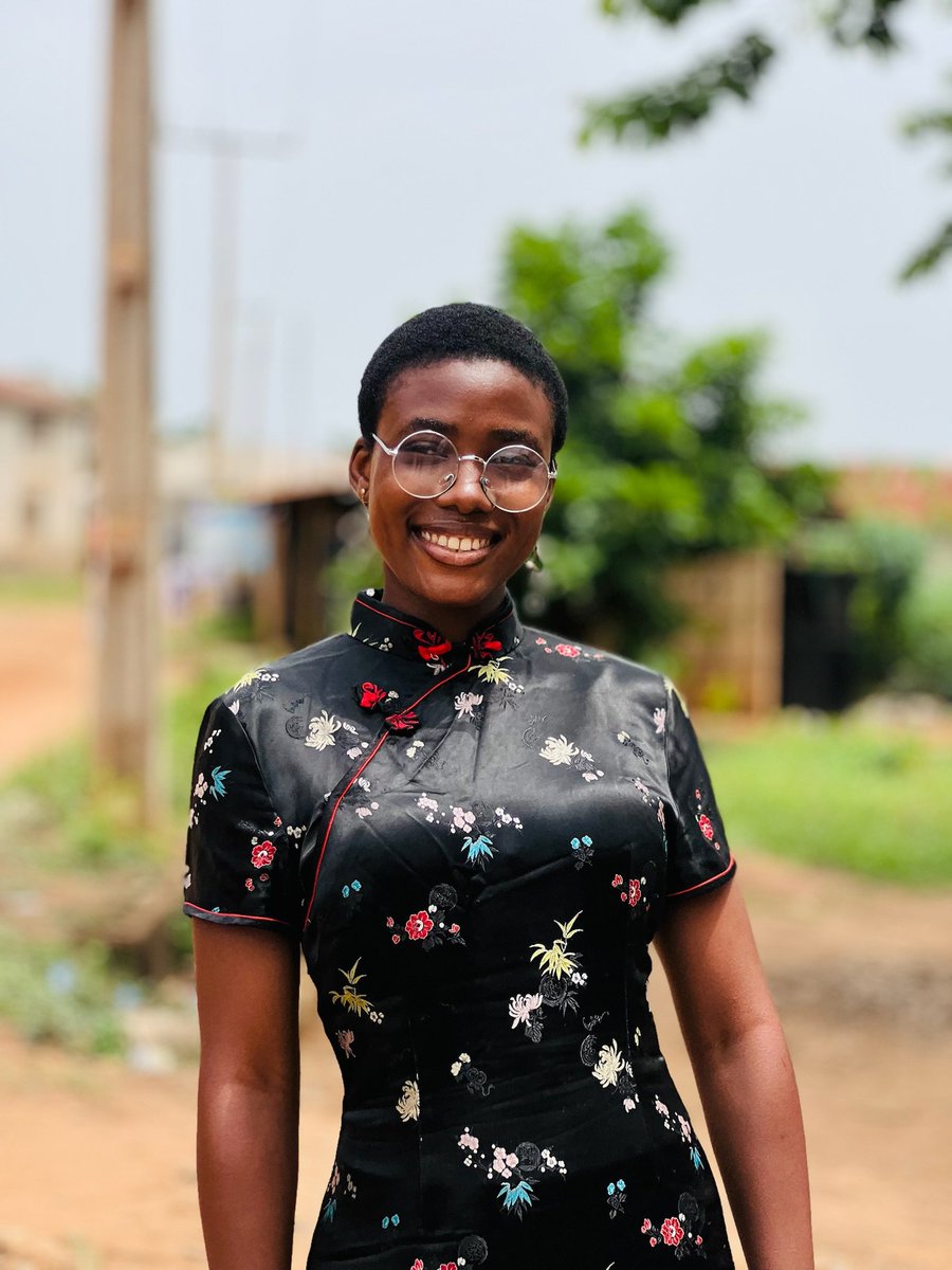 The Vintage Girl || Media, Comms and Fashion tweet media