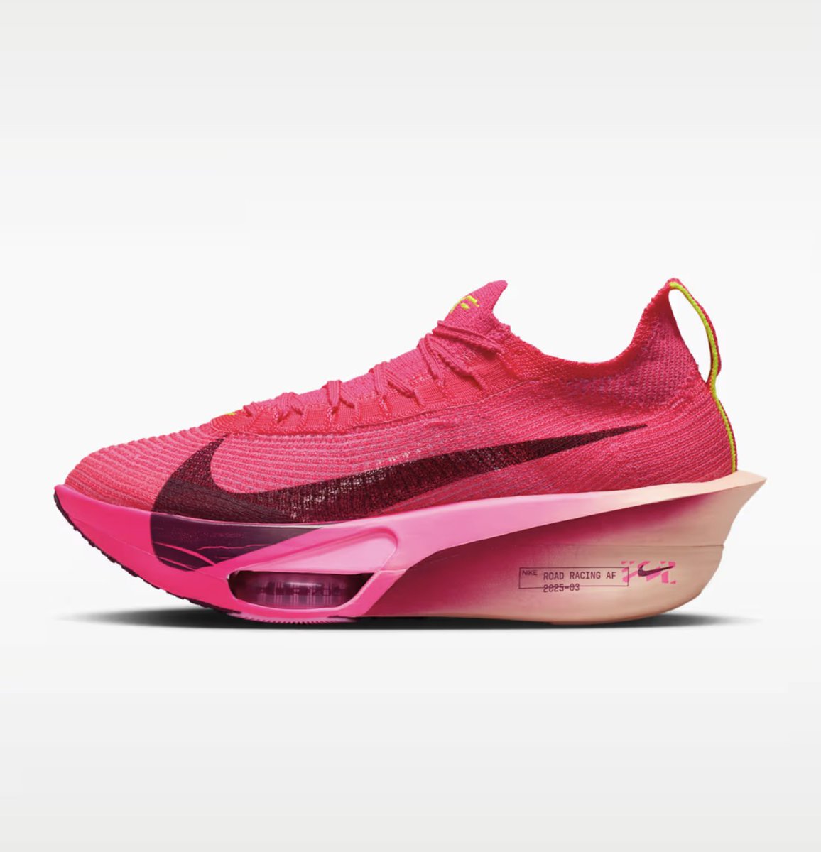 SOLELINKS's tweet photo. Ad: Women's Nike Alphafly 3 'Hyper Pink' on sale for $177.58 + FREE shipping, use code LASTSHOT => https://t.co/vTIj2DQMSn https://t.co/TpUYrJeQHL