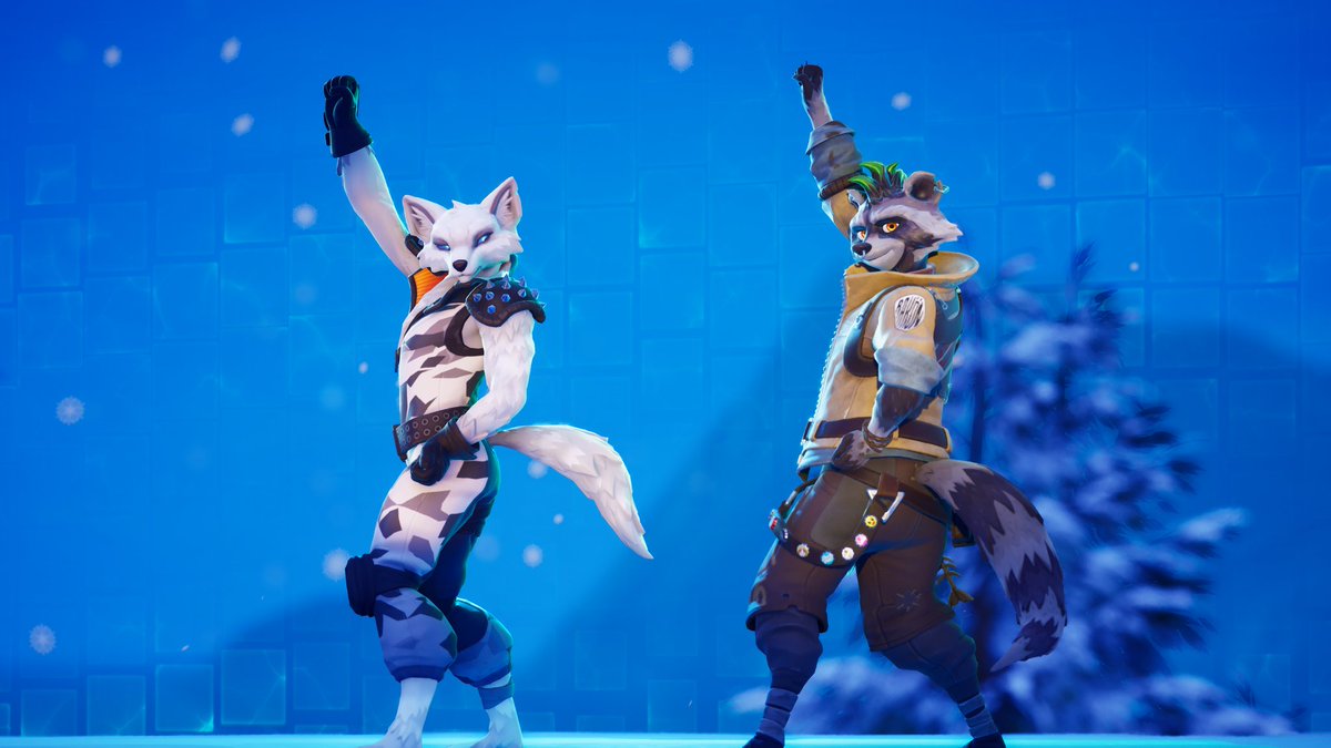 AFoxInABox112 tweet media