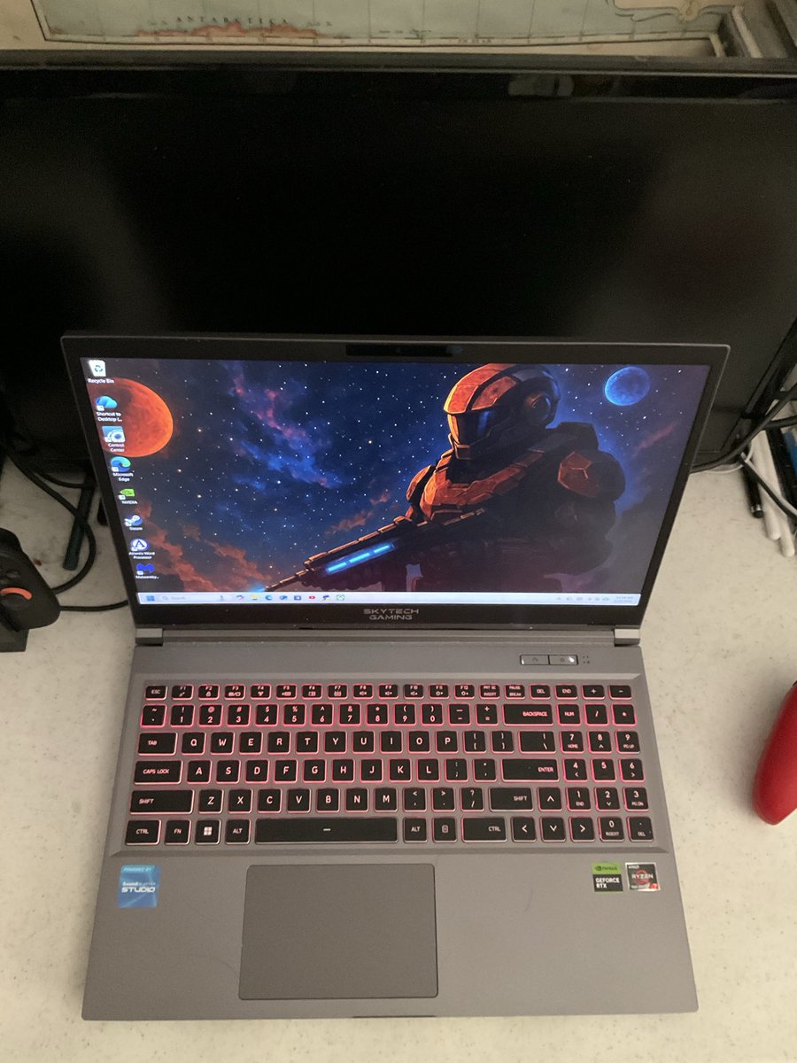 marc_vasicek's tweet image. SkyTech Gaming Laptop.  Usually used for traveling #SkyTech