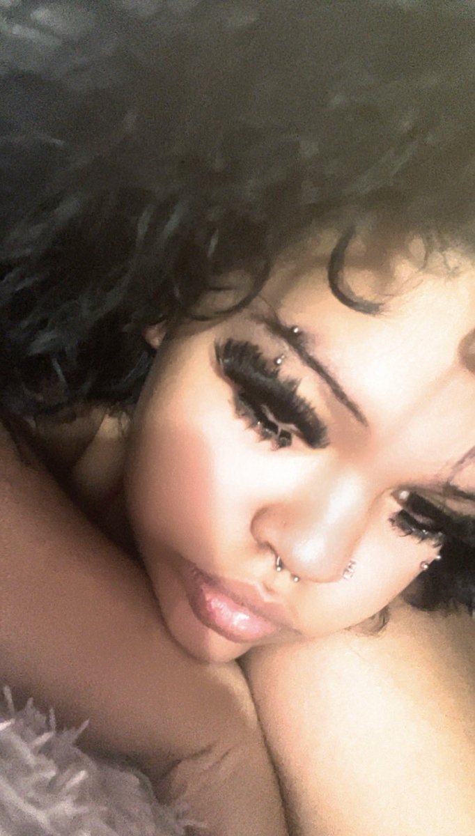 asiasauced's tweet photo. baby wyd ? #pyt #pytlightskin https://t.co/Z4H0P0j8NK