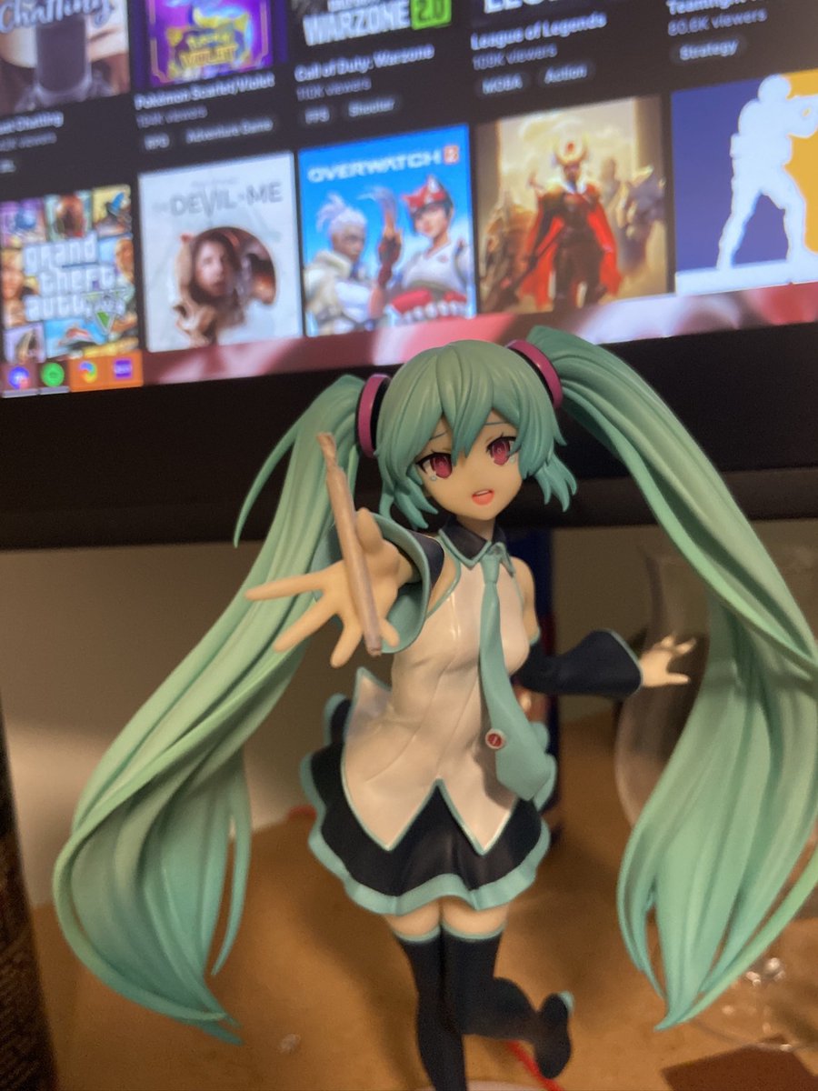 NSFWDicota's tweet photo. @lovesickdoe Miku passes u the blunt. Do you accept? https://t.co/LxtymA8Yjf