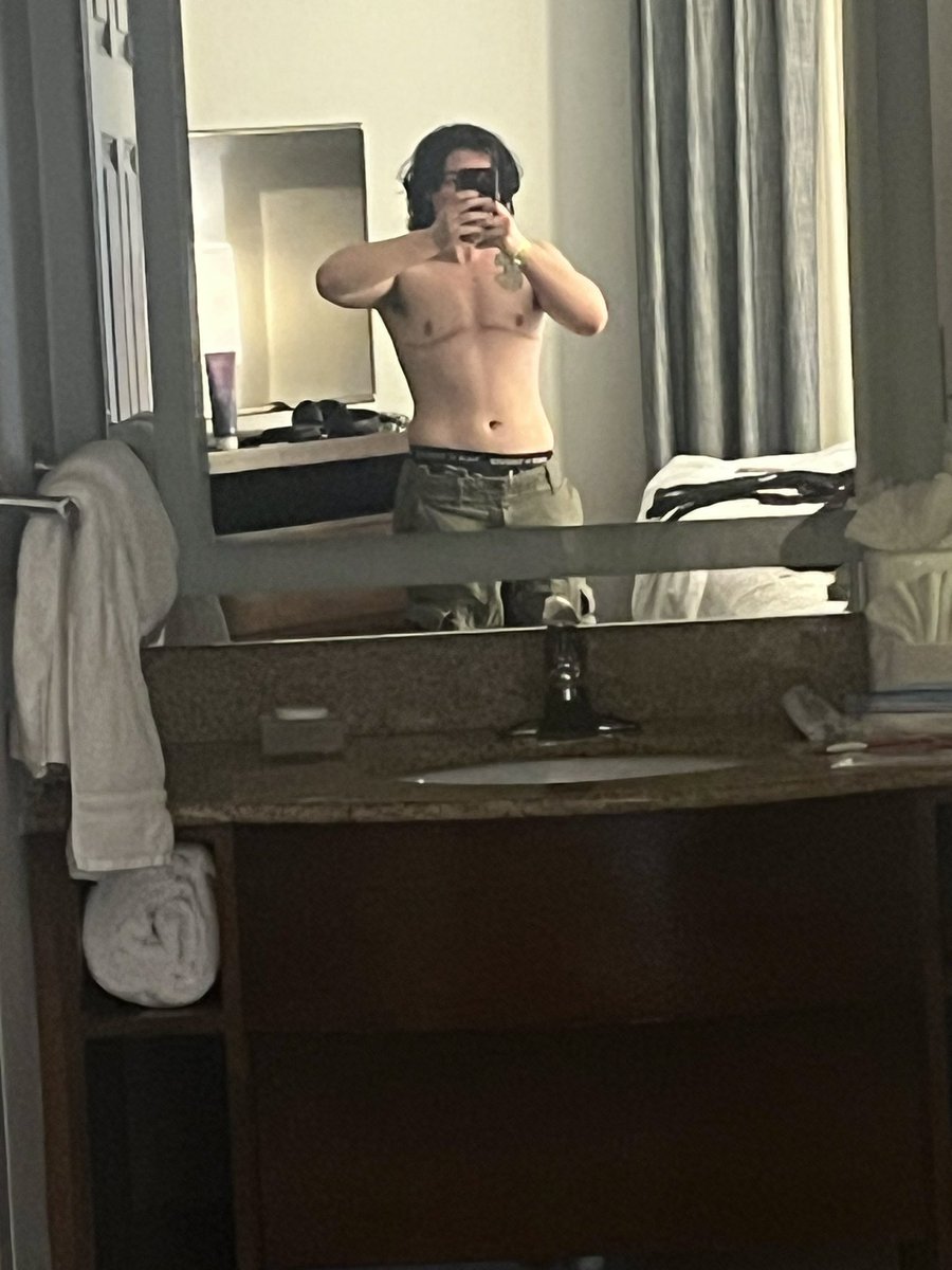 itslucky06's tweet photo. Stay posted for bdsm party results (i got torn upppp) https://t.co/fD7SFdMirm