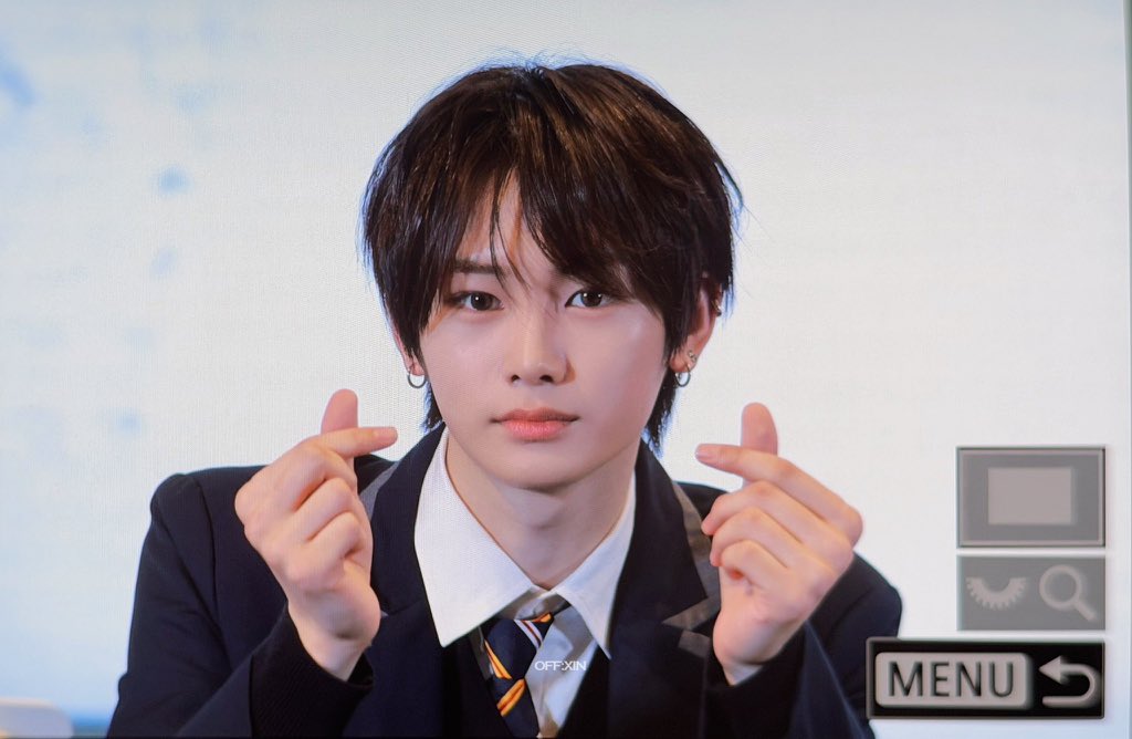 ⪩⪨︎lnno tweet media