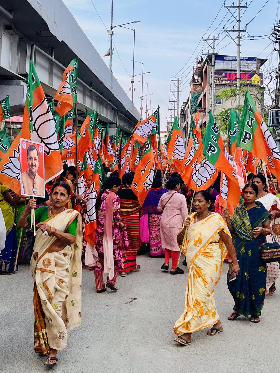 Mkbasi01's tweet photo. (BJP For Nitin Nabin Ji) 🔥 @NitinNabinBJP @narendramodi @himantabiswa @sarbanandsonwal @BJP4India @BJP4Assam @bjp_dibrugarh 
#nitinnabin #viralvideo #instafeed #bjpforassam #bjpForModi https://t.co/Yq9yYaQ1Eg