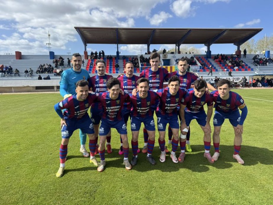 A.Troya. c. ”padre” tweet media