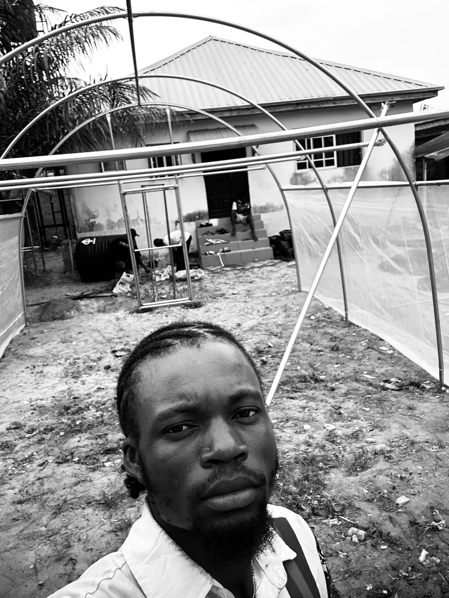 De Emperor tweet media