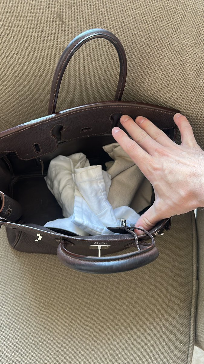 Me? infopoint kiosk tweet media