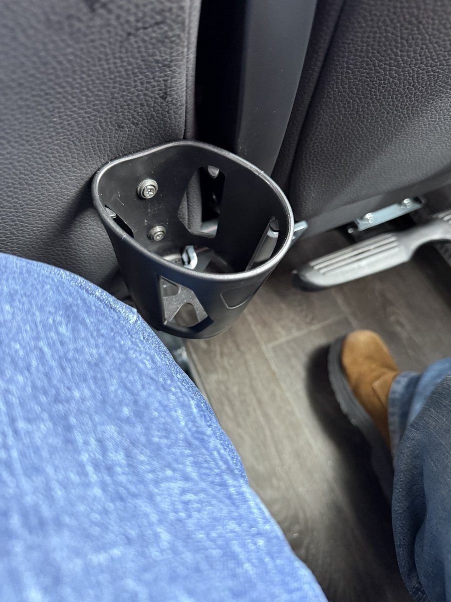 Aloha Mr Hand 🇺🇸⚾️🤘🐻⬇️ tweet media