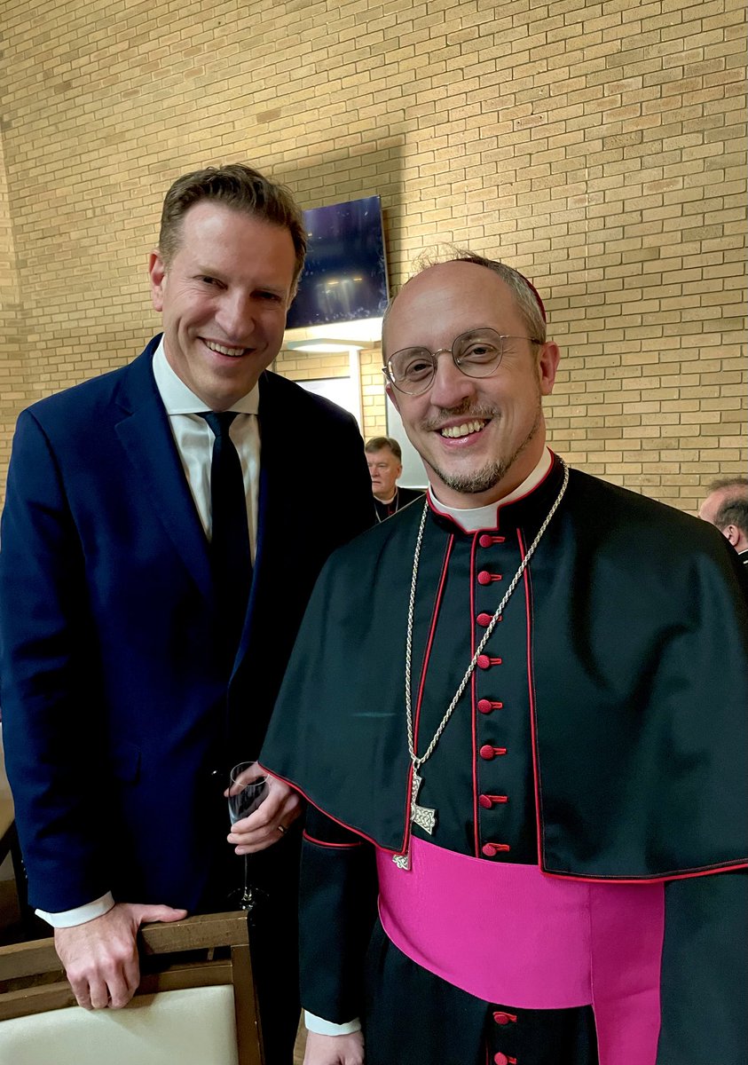 Mark Vlasic tweet media