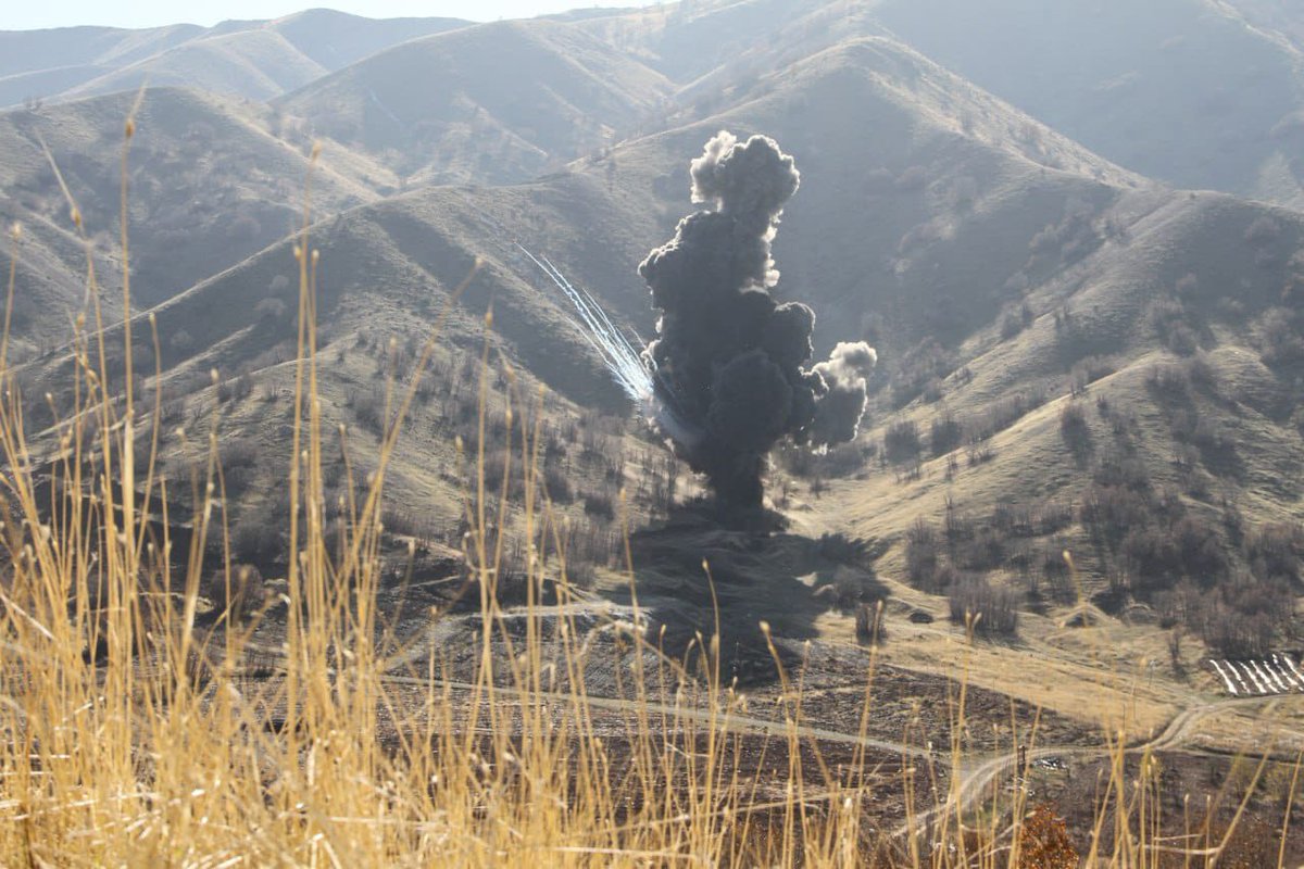 سازمان آمریکایی CPT اعلام کرد در یکماه گذشته حکومت ایران و‌ گروه‌های نیابتی آن، ۴۷۴  بار اقلیم کُردستان را مورد حمله قرار داده‌اند.

در این حملات دست‌کم ۱۴ نفر جانباختند و ۹۳ نفر دیگر نیز مجروح شدند.

#IranWar‌ 
#Kurdistan