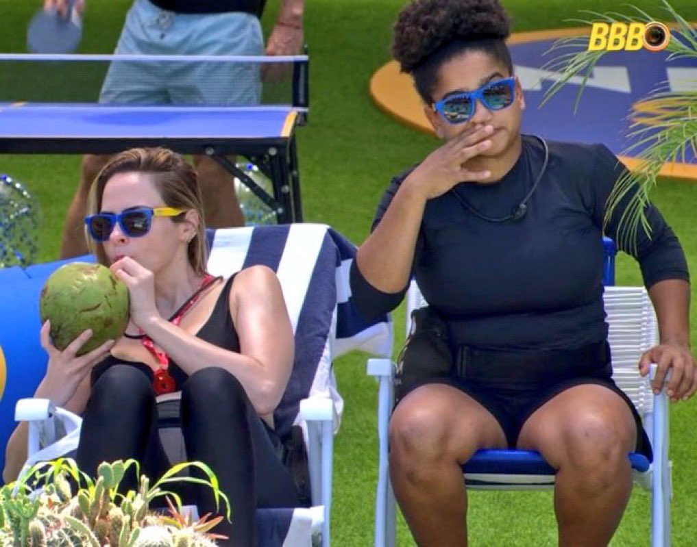 ana paula: humberto, quinta série, coordenadora do resort, uni duni tê, jordan, giovana, chata pra caralho

milena: comedor de cérebro, vagabundo mentiroso, maldito, suja roupa de geleca, joga bebida fora, faz suco de chernobyl 

os adversários: desumana, não vejo a milena ser