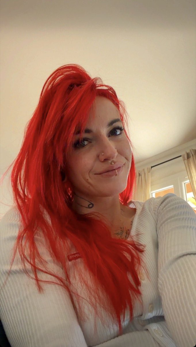 Elena 🍒 tweet media