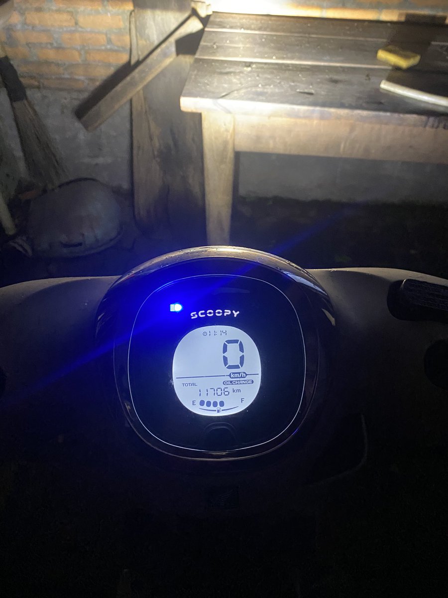 gujundaa's tweet photo. ini gweh jam segini udah sampe rumah biasanya ja 12 kurang bawa motor udah kek kebelet wkwk https://t.co/tH046pcu0E