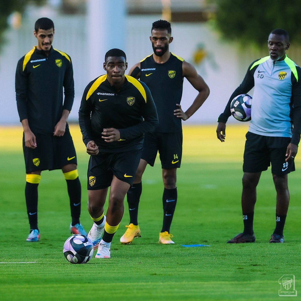 ITTI MANIA - اتي مانيا tweet media