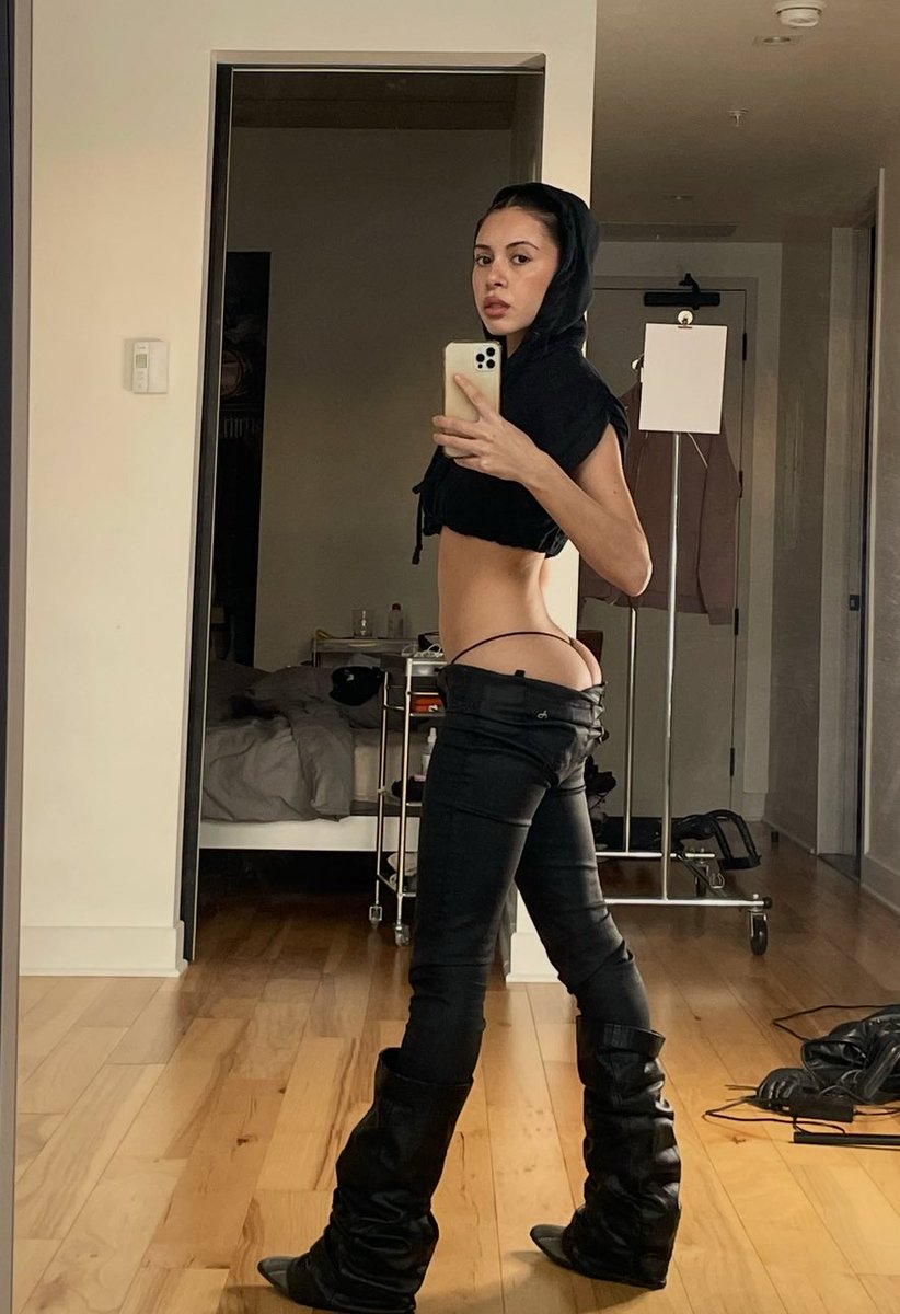 sofia tweet media