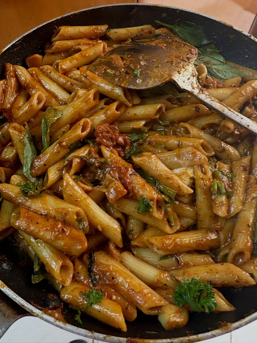 benadryl bhutto tweet media