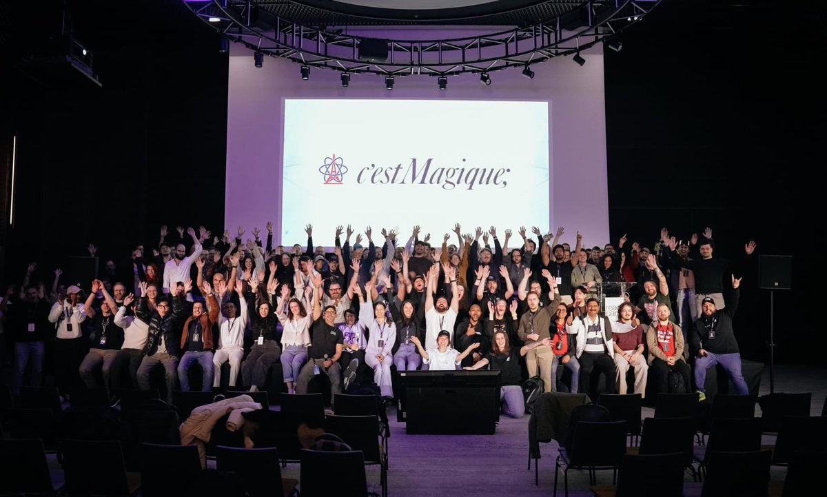brillout's tweet photo. React Paris @BeJS_ was a blast — so many passionate folks. It was something truly special.

Thank you, @o_jilla, for organizing this amazing conference with all your heart 💚 https://t.co/8ht6h7NMNv