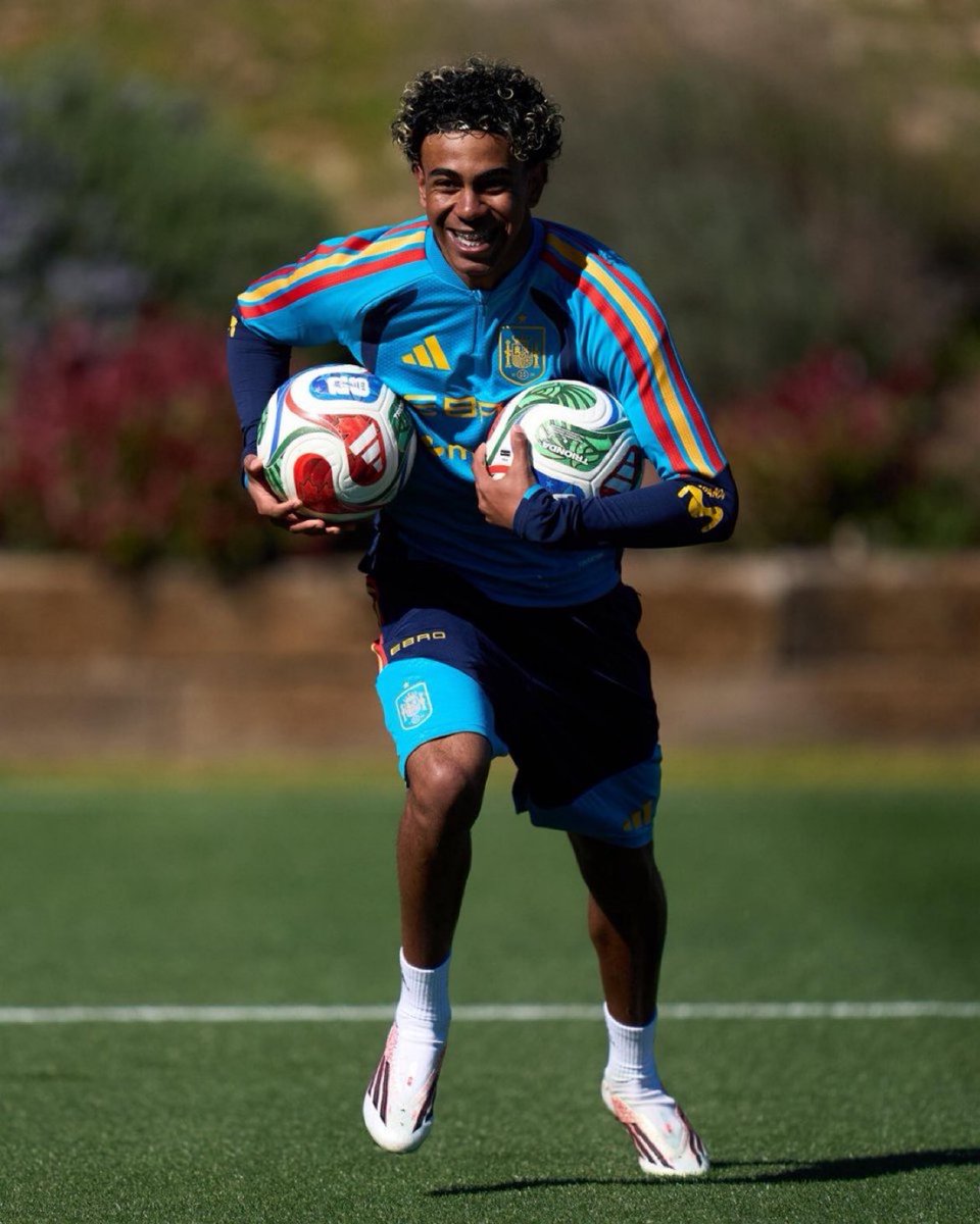 アリ・アザド tweet media