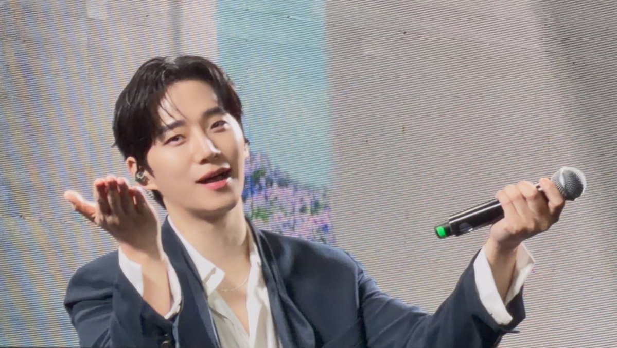 AH27NROT tweet media