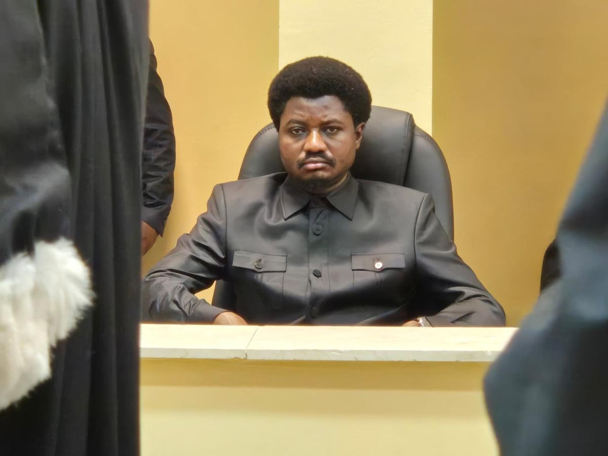 ForumdesAS1's tweet image. Révision constitutionnelle en #RDC, depuis sa cellule, #ConstantMutamba : '"Une Constitution pour le peuple… ou une trahison de la République"'
 forumdesas.cd/revision-const… @ForumdesAS1 @davidbabombwa @ConstantMutamba