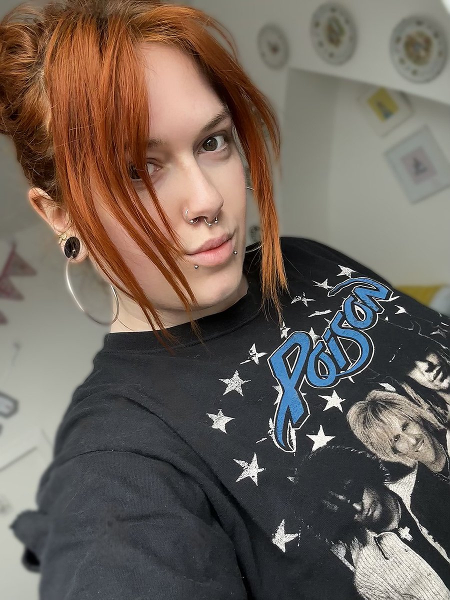 emilytheorangee's tweet photo. Reppin poison today 🎸 🤘 #bandtshirt #altgirl #sleaze #rocknroll #hairmetal https://t.co/2VwVDFyLck