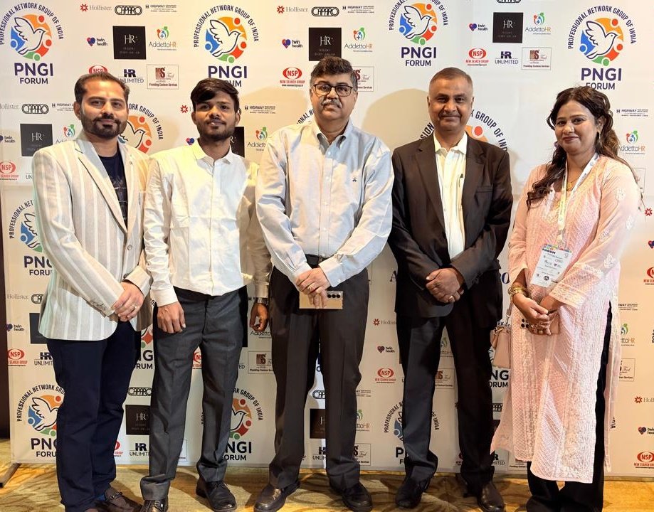 Receiving the Media Partner Award 🏆 8th HR Excellence Awards organized by PNGI was an incredibly proud and memorable moment for me. It was also an honor and privilege to connect with esteemed HR leaders from the Indian industry,along with members of the Gurugram Administration.