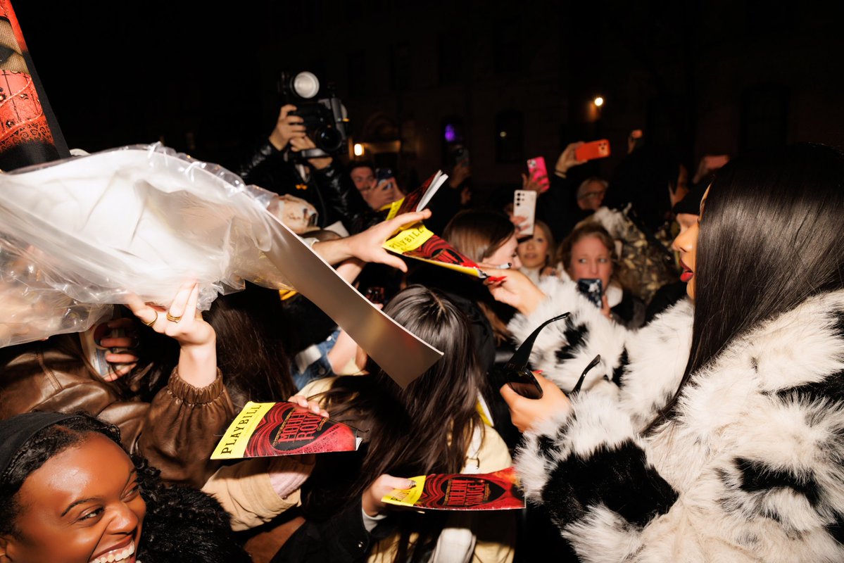 TINA SNOW tweet media