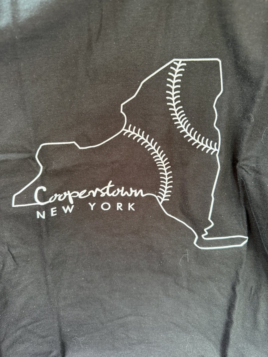 LOOK AT THE SHIRT I GOT IT’S SO CUTE