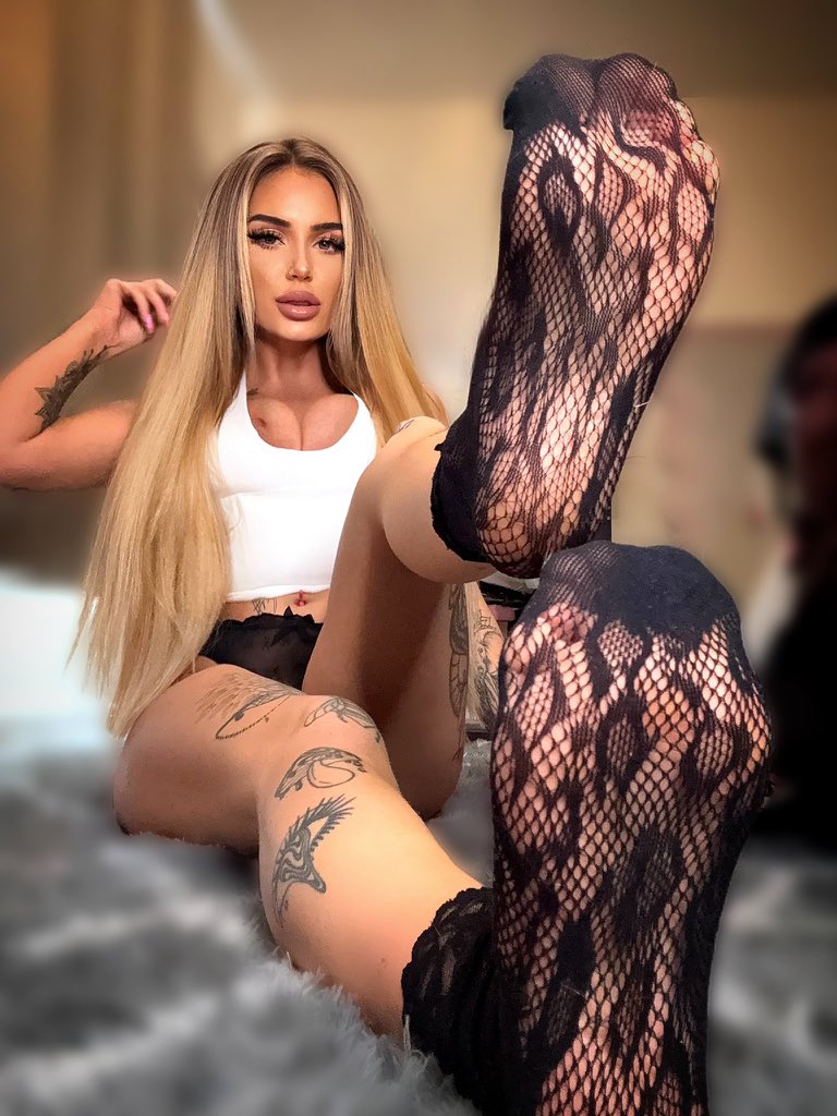 GODDESS 💫🤍💦 tweet media