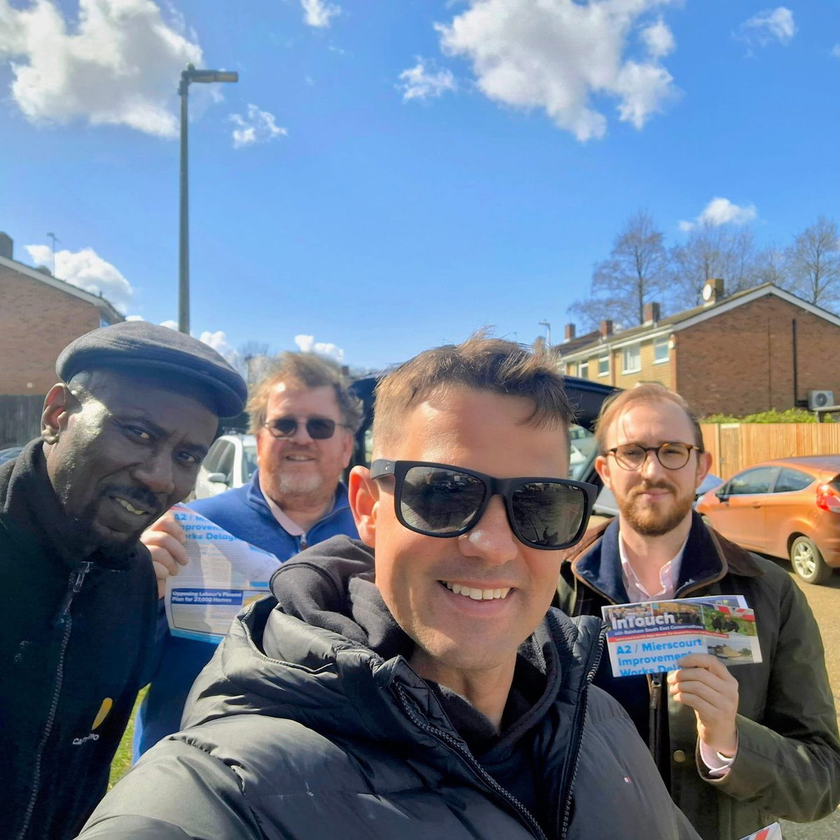 mrmrbrewer's tweet photo. Great to be out in the community yesterday in Rainham with Councillors Joy and Anang @Kaamartei, and @MartinMPotter delivering our leaflet with the good work the Conservative councillors have been doing in the ward. https://t.co/MNGUJgemGz