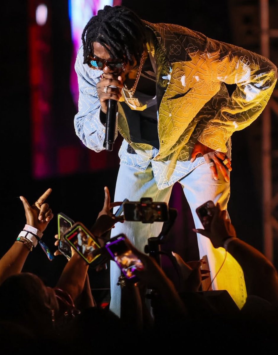 Alkaline_Mirage 🦅🎭 tweet media