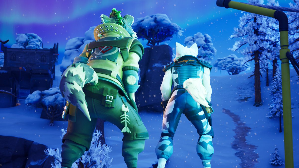 AFoxInABox112 tweet media