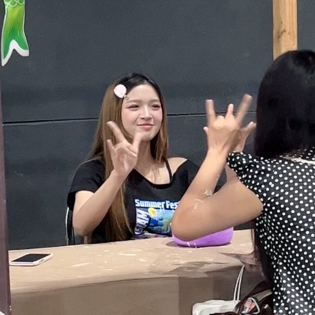 dearshida's tweet image. art vs artist 🥺♡

# shidaแม่แท้ๆแพรว # ท้ายน้องแพรว # แม่ที่ดีรักลูกที่สุด # รักลูก # น้ำตาคนเป็นแม่ # คิดถึงเสมอไม่เจอก็รัก # ค่าน้ำนม 🍼