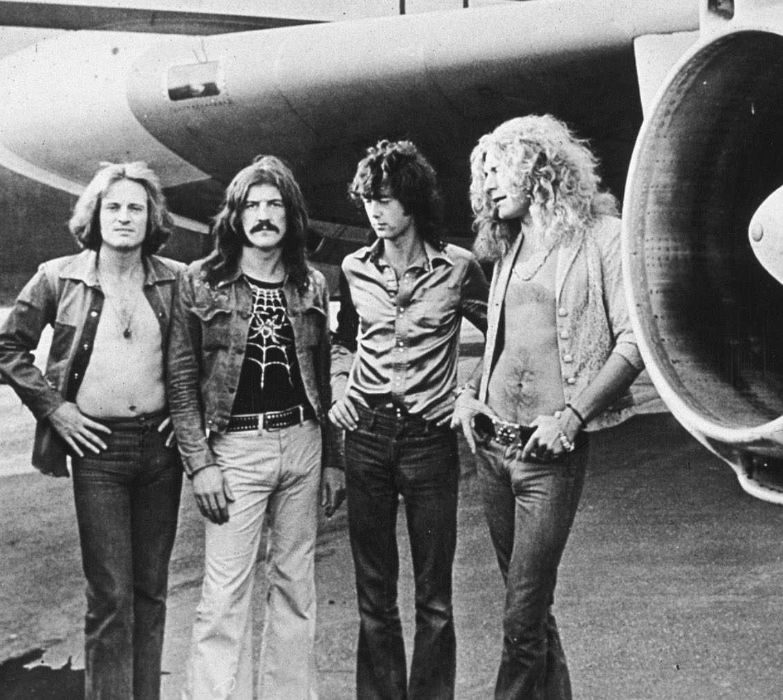 VINTAGE ROCK N’ ROLL 🎸 tweet media