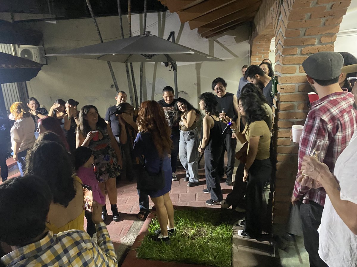 Al gravitar rotando tweet media