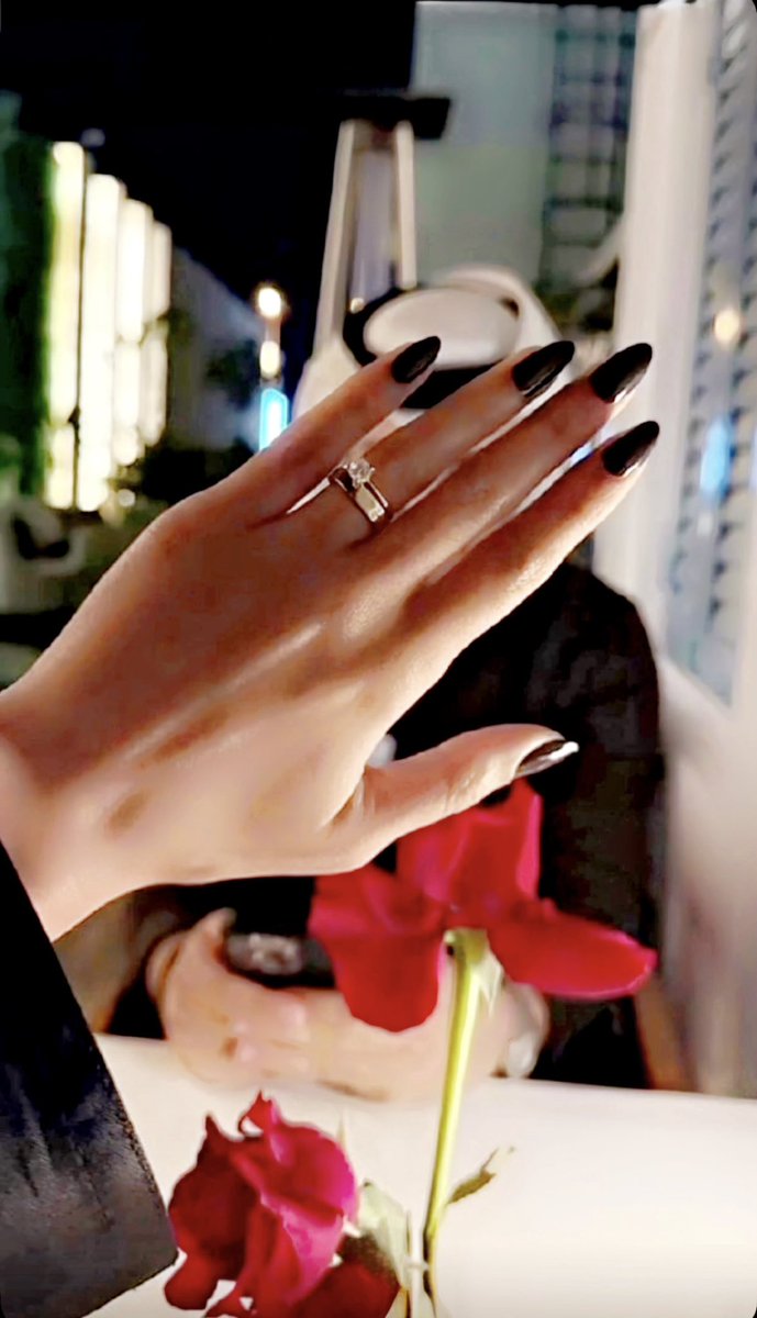 ᷂الرواسـن 💛 tweet media