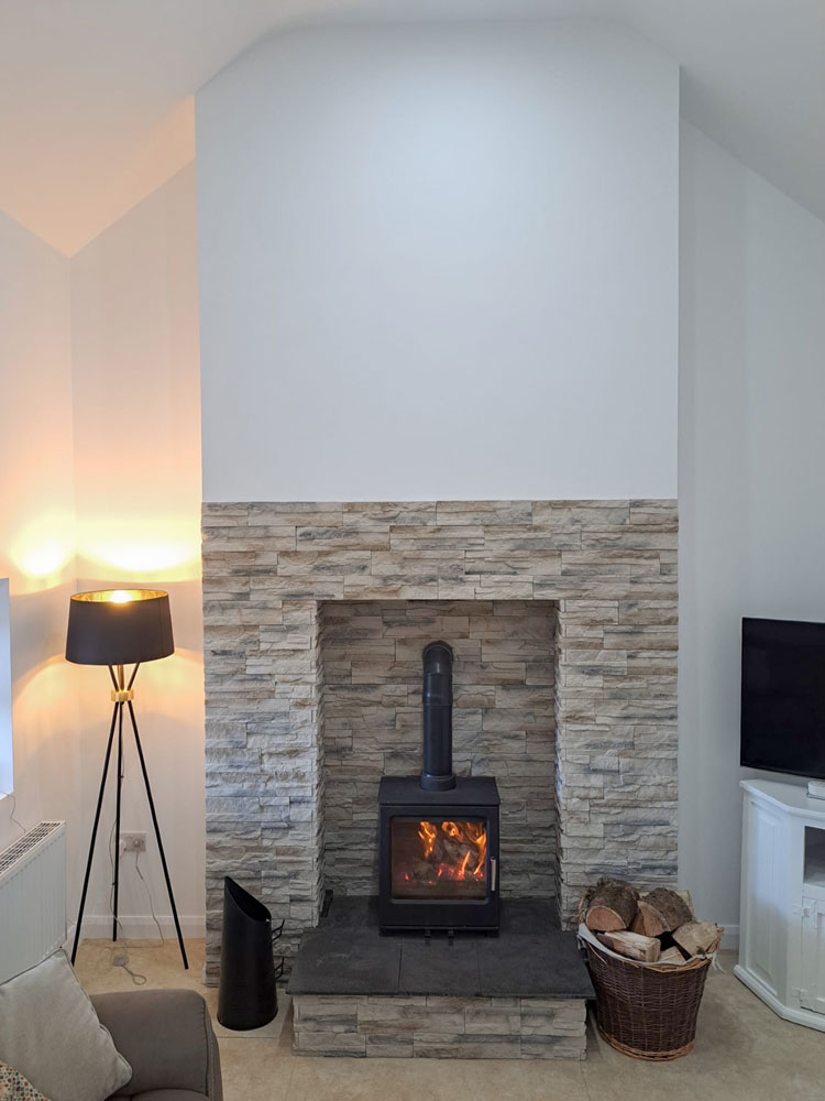donegalcottages's tweet photo. Leenan Nook
Clonmany: 2 bed/sleeps 3 - free wifi - no pets
https://t.co/asHYBJgF8r
Located along the Wild Atlantic Way, this traditional cottage is nestled beneath the breathtaking Mamore Gap in the Urris Hills. Relaxation and scenic walks await, with numerous beaches and.. https://t.co/f9yhUOxPeh
