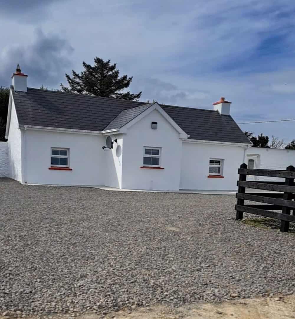 donegalcottages's tweet photo. Leenan Nook
Clonmany: 2 bed/sleeps 3 - free wifi - no pets
https://t.co/asHYBJgF8r
Located along the Wild Atlantic Way, this traditional cottage is nestled beneath the breathtaking Mamore Gap in the Urris Hills. Relaxation and scenic walks await, with numerous beaches and.. https://t.co/f9yhUOxPeh